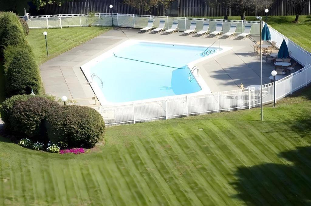 Best Western Plus Chelmsford Inn Exterior photo